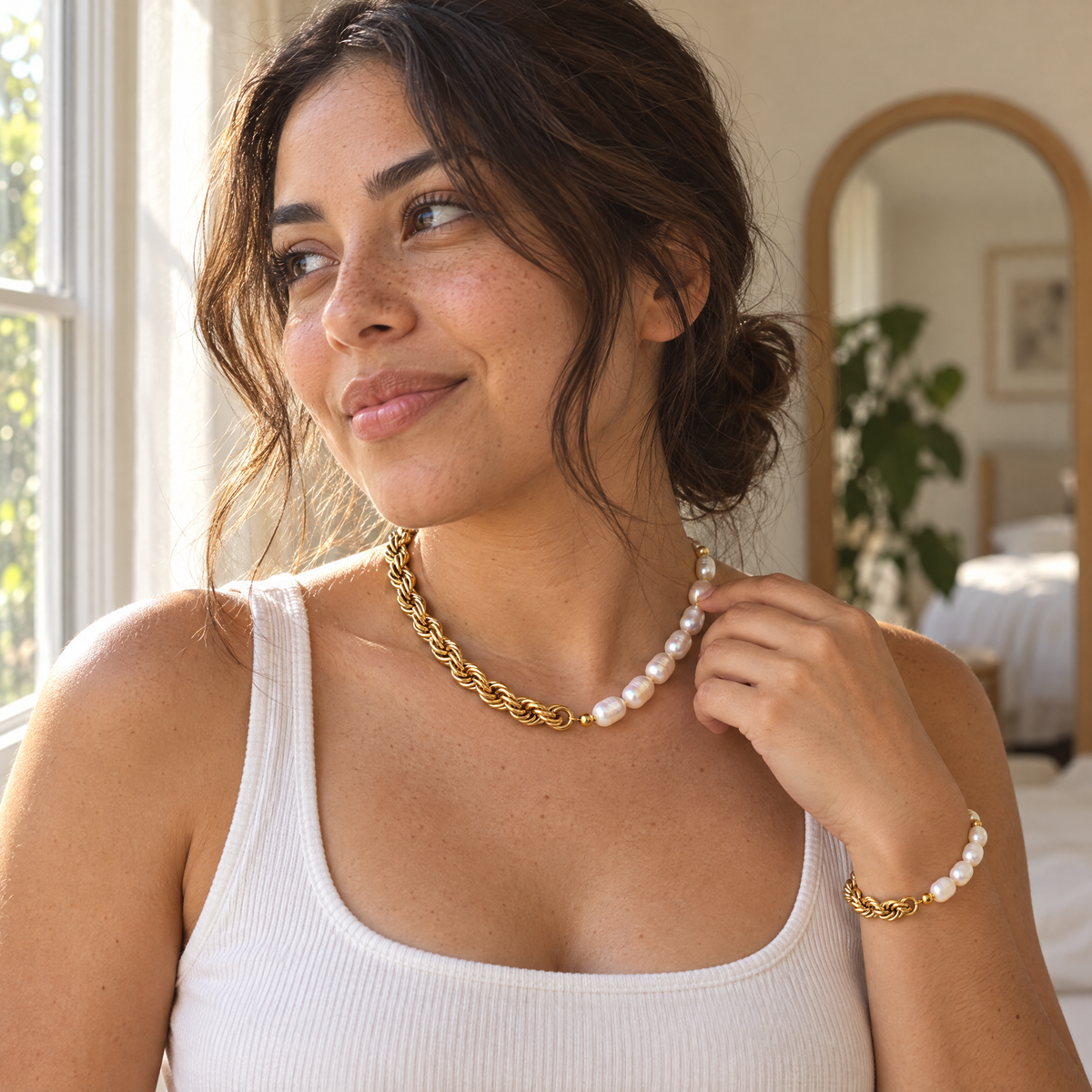 Perla Trenzada Set — modelo con collar y pulsera