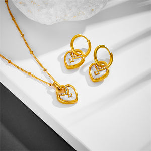 Golden Heart Set™ — Conjunto de Joyería con Corazones Dorados y Esmalte Blanco | Collar, Pulsera y Pantallas