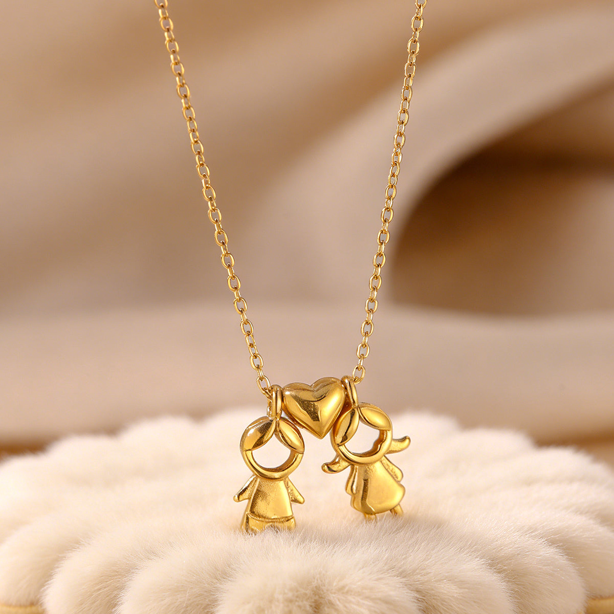 Amor Eterno™ — Collar Delicado de Amor en Oro 18K