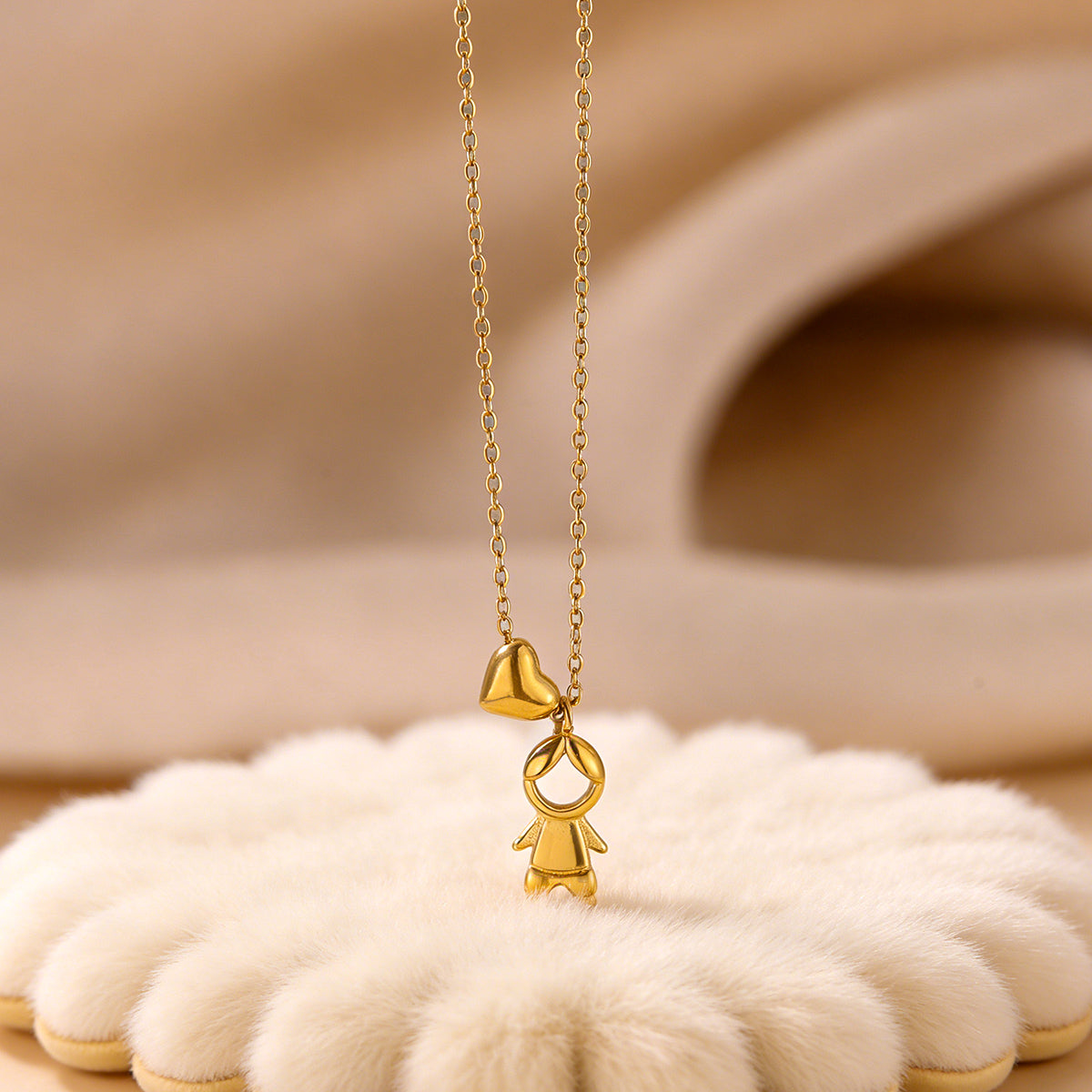 Amor Eterno™ — Collar Delicado de Amor en Oro 18K