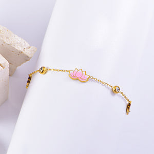 Flor de Serenidad™ — Conjunto de Joyería Floral Inspirada en Loto | Collar, Pulsera y Pantallas Doradas