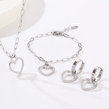 Amor Brillante™ — Conjunto de Joyería con Dijes de Corazón y Circonias | Collar y Pulsera Bañada en Oro