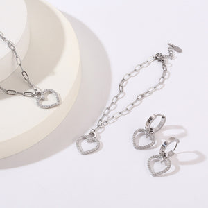 Amor Brillante™ — Conjunto de Joyería con Dijes de Corazón y Circonias | Collar y Pulsera Bañada en Oro