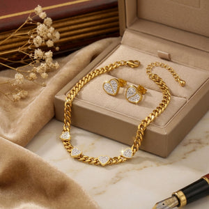 Golden Love™ — Conjunto de Joyería con Corazones de Circonias en Oro | Collar, Pulsera y Pantallas Stainless Steel