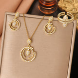 Glamour Dorado™ — Conjunto de Joyería Dorada con Circonias | Collar, Pantallas y Anillo Stainless Steel