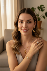 Luna Celestial™ — Conjunto de Joyería Luna y Estrellas con Brillo Sutil | Collar, Pulsera y Pantallas Stainless Steel