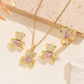 Golden Teddy™ — Conjunto de Joyería con Ositos Dorados y Corazón Rosado | Collar, Pulsera y Pantallas